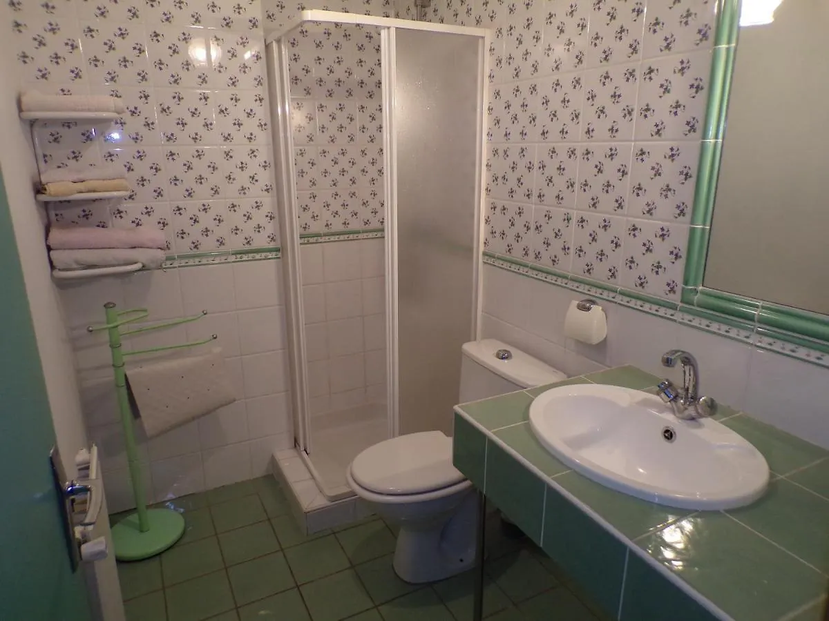 La Charbonniere Bed & Breakfast Mohon 0*,  France